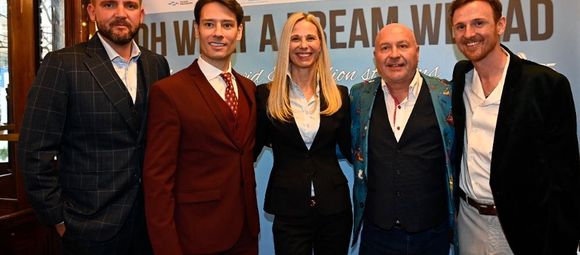 V anglické verzi písně Michala Davida zpívají Billy Idol, Richard Marx, Kimbra či Il Divo. Stala se hymnou charitativní organizace